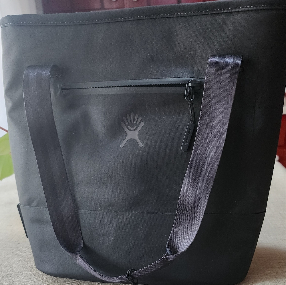 Hydro Flask lunch tote